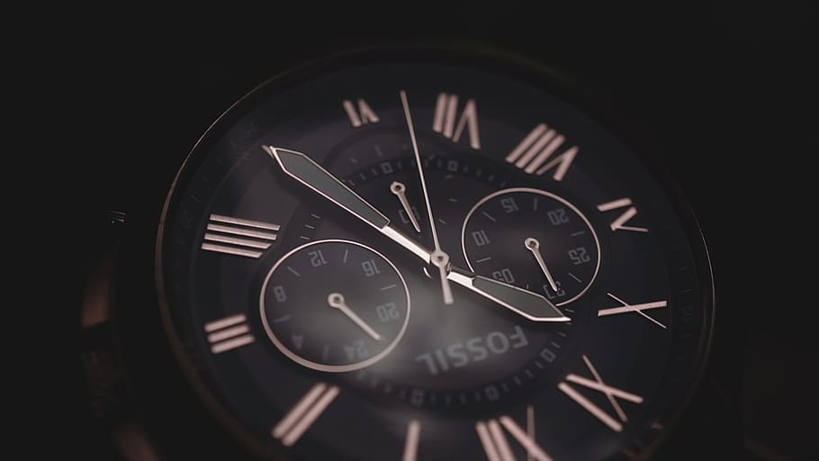 rodó, negre, fòssil, cronògraf, veure, accessori, analògic, rellotge, dissenyador, elegant, car, hores, luxe, macro, minuts, modern, precisió, acabar, temps, rellotge de polsera, nombre, rellotge de mà, Minuta, a l'interior, tir de l'estudi, primer pla, instrument del temps, fons negre, segona mà, cap gent, hora de la mà, temporitzador, velocímetre, instrument de mesura, color plata, cronòmetre, 2K