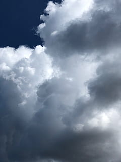 noros, nori, raza de soare, iPhone, cer albastru, nor - cer, cer, frumusețe în natură, vedere unghiulară joasă, Cloudscape, natură, scenice - natura, nici o persoana, furtună, acoperit de nori, fundaluri, dramatic cer, mediu inconjurator, în aer liber, liniște, zi, culoare alba, pufos, nor de furtuna, vânt, de rău augur, meteorologie, 4K, CC0, domeniu public, fără drepturi de autor