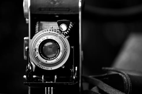 กล้อง, บันทึกบิลลี่, Agfa, กล้องเก่า, ความคิดถึง, อนาล็อก, กล่องถ่ายรูป, การถ่ายภาพ, ถ่ายภาพ, ย้อนยุค, ดูย้อนยุค, เลนส์, ภาพถ่าย, อดีต, โบราณ, เลนส์กล้อง, เทคโนโลยี, เลนส์ - เครื่องมือแสง, ธีมการถ่ายภาพ, ใกล้ชิด, กล้อง - อุปกรณ์ถ่ายภาพ, ไม่มีคน, มุ่งเน้นไปที่เบื้องหน้า, ในบ้าน, โลหะ, อุปกรณ์, เลนส์ - ตา, สไตล์ย้อนยุค, อุปกรณ์ถ่ายภาพ, วัตถุหนึ่งชิ้น, อุตสาหกรรม, กล้องดิจิตอล, เครื่องจักรกล, ยังมีชีวิตอยู่, การถ่ายทำภาพยนตร์, 5K, CC0, โดเมนสาธารณะ, ค่าลิขสิทธิ์ฟรี