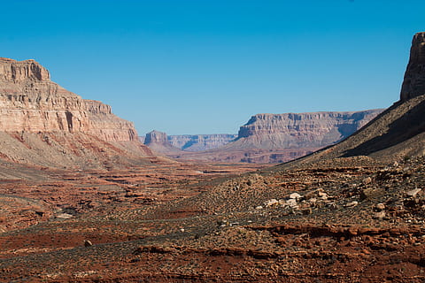 brauner Felsenberg, Tal, Schlucht, Berg, Natur, draußen, Vereinigte Staaten, Grand Canyon Village, Wüste, Boden, Orange, Rock, Stein, Blau, Grand Canyon, Havasupai, Havasupai fällt, Szenen - Natur, Felsformation, Rock - Objekt, Himmel, Nicht-städtische Szene, ruhige Szene, Schönheit in der Natur, solide, Landschaft, Ruhe, Umgebung, Geologie, physische Geographie, Reiseziele, trockenes Klima, Klima, keine Leute, Gebirge, Formation, erodiert, Sandstein, 5K, CC0, gemeinfrei, lizenzfrei
