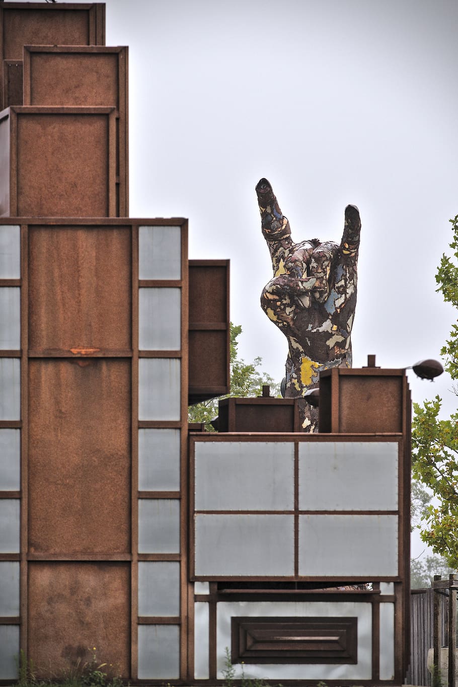 França, Clisson, HellFest, temes d'animals, animal, representació animal, representació, escultura, cap gent, art i artesania, dia, arquitectura, mamífer, estàtua, animals domèstics, un animal, naturalesa, planta, creativitat, cel, nacional, a l'aire lliure, mascotes, 5K