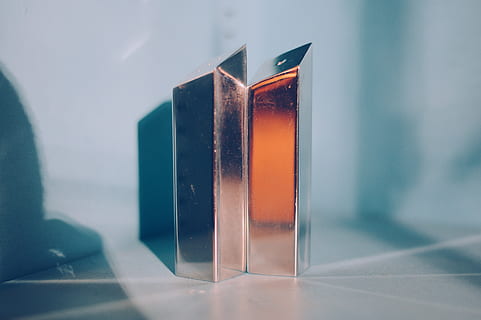dos cajas marrones, adentro, nadie, de cerca, naturaleza muerta, mesa, transparente, comida y bebida, material de vidrio, centrarse en primer plano, beber, reflexión, refresco, enfoque selectivo, vaso, día, temperatura fría, naturaleza, cubo de hielo, solo objeto, congelado, 4K, CC0, dominio público, libre de derechos