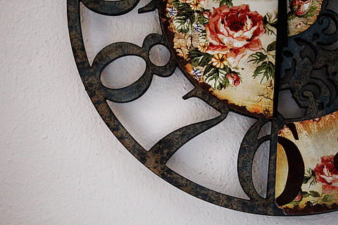 närbild, klocka, antik, makro, retro, tid av, tidmätare, gammaldags, retro look, sekunder, timmar, ro, ringa, årgång, konst och hantverk, mönster, blommönster, inget folk, väggbyggande funktion, kreativitet, inomhus, dekoration, hantverk, cykel, design, transport, blomma, arkitektur, dag, natur, högvinkelvy, växt, landfordon, utsmyckad, mural, hjul, 5K, CC0, offentligt domän, royaltyfria