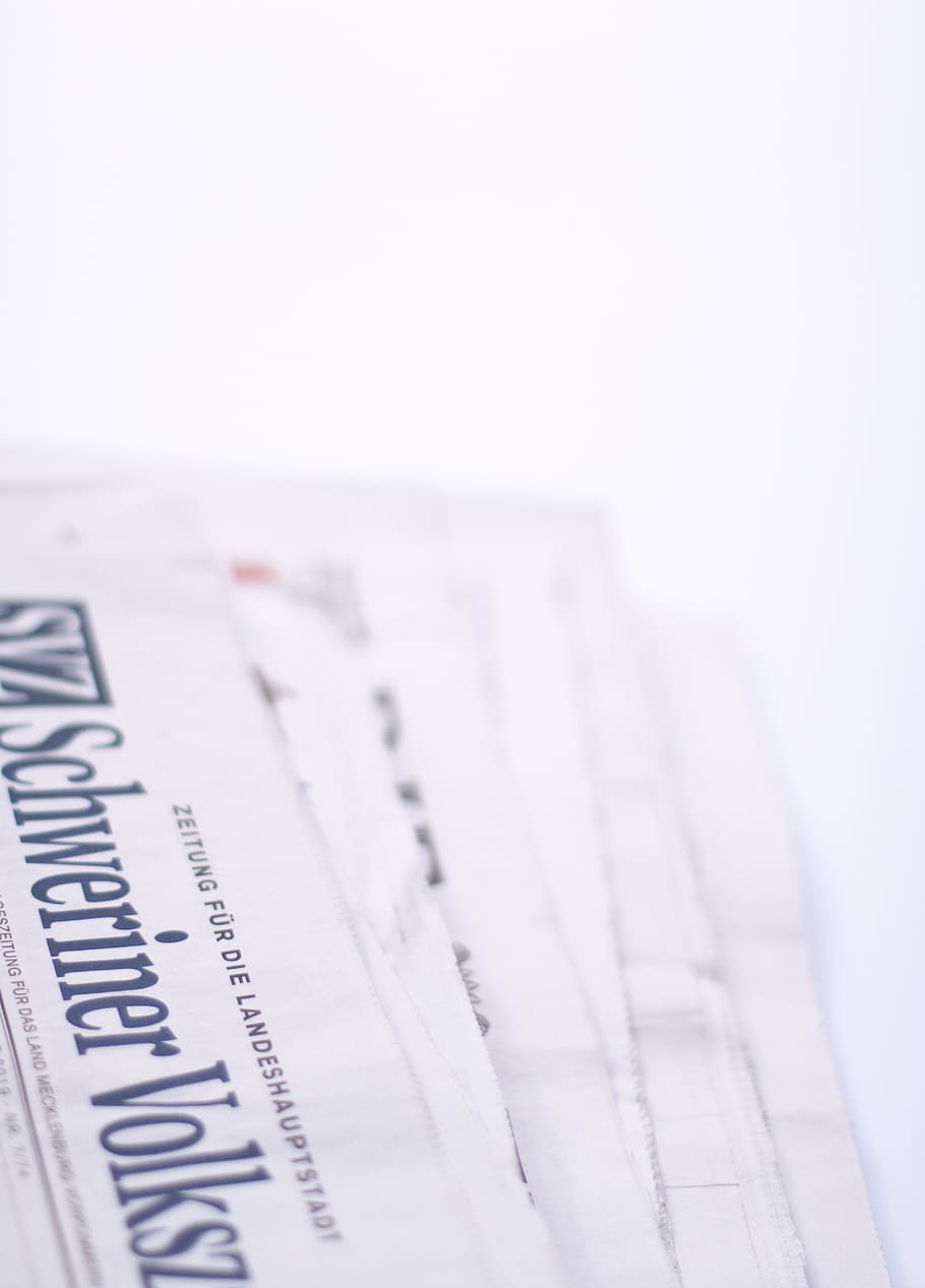 bílý papír, text, noviny, papír, dokument, stránka, označení, id karty, slovo, licence, řidičský prúkaz, nábytek, lavice, stůl, brožura, reklama, plakát, leták, tvář, poštovní úřad, diplom, detail, uvnitř, selektivní zaměření, nikdo, studio shot, bílé pozadí, jeden objekt, stálý život, podnikání, kopie prostor, sdělení, bílá barva, číslo, vystříhnout, vzdělání, zaměřit se na popředí, 5K