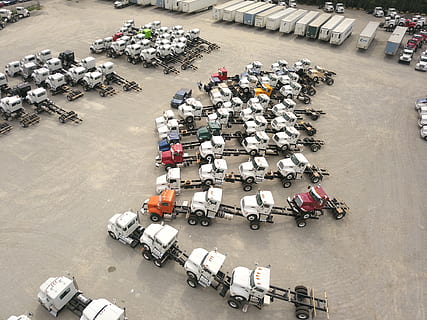 Canada, Saint-Eustache, vedere în unghi mare, transport, mijloc de transport, motocicletă, zi, arhitectură, grup de oameni, drum, oraș, în aer liber, mulţimea, oameni adevărați, natură, vehiculul terestru, grup mare de oameni, mașină, mişcare, vehicul cu motor, călătorie, bărbați, 4K, CC0, domeniu public, fără drepturi de autor