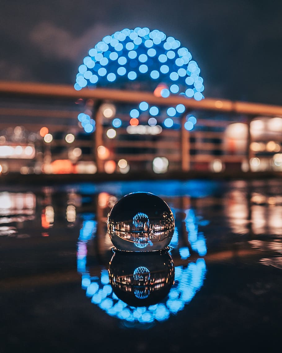 selectiu, focalitzar la fotografia, waterball, monument a la pilota, reflexió, bokeh, pluja, aigua, urbà, Vancouver, pilota, bola flotant, neó, llum de neó, llum de neó blava, reflexió de l’aigua, lensball, nit, defocated, il·luminat, cercle, blau, fons, vida nocturna, equips d’il·luminació, resum, brillant, paisatge urbà, ciutat, llum - fenomen natural, fosc, escena urbana, llum del carrer, a l'aire lliure, modern, districte del centre de la ciutat, vida de ciutat, vespre, 2K
