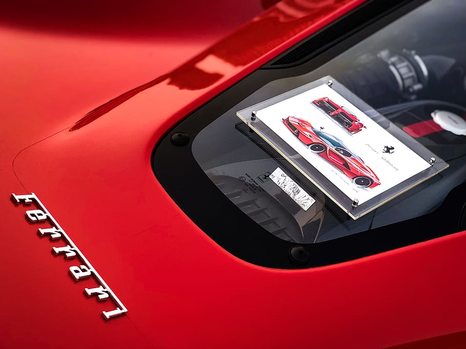 Ferrari-Emblem, rot, Auto, Kraftfahrzeug, Transport, Transportmittel, Technologie, Nahansicht, Kommunikation, keine Leute, Verbindung, High Angle View, Landfahrzeug, modern, Steuerung, kabellose Technologie, Hintergründe, Nummer, Elektronik-Industrie, draußen, Industrie, Luxus, 4K
