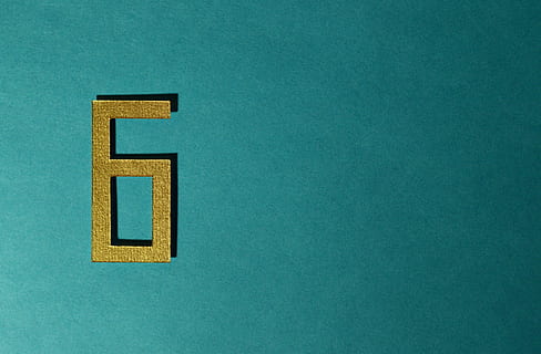 seis, tipo, número, fondo, oro, tarjeta, brillo, decorativo, modelo, metálico, brillante, aniversario, cumpleaños, años, azul, adentro, nadie, copia espacio, color verde, pared - característica de la construcción, texturizado, de cerca, solo objeto, antecedentes, foto de estudio, texto, comunicación, puerta, Entrada, arquitectura, pared, color dorado, metal, amarillo, blanco, 5K, CC0, dominio público, libre de derechos