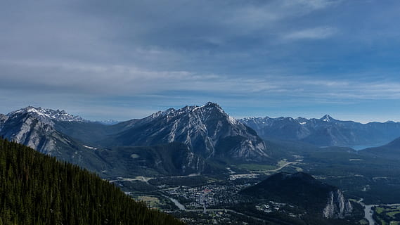 Kanada, banff, Wolke, Wolken, draußen, draussen, Natur, Blau, Grün, Rockies, Rock, Fluss, Bow River, Schnee, Himmel, Bäume, Wald, Gondel, Wanderung, Wandern, Berg, Szenen - Natur, Gebirge, Schönheit in der Natur, Umgebung, Landschaft, wolke - himmel, ruhige Szene, Ruhe, Nicht-städtische Szene, kalte Temperatur, Winter, keine Leute, Reise, idyllisch, Reiseziele, schneebedeckter Berg, Gipfel, 4K, CC0, gemeinfrei, lizenzfrei