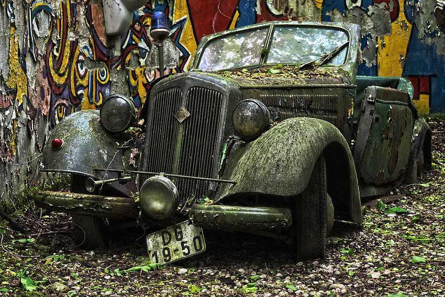 automàtic, cementiri del cotxe, oldtimer, vell, òxid, karre inoxidable, rovellat, nostàlgia, naufragis, ferralla, restes de cotxes, desballestament del cotxe, descartat, història, memòria, acabar, Apagat, decaïment, oblida't, cotxes antics, es va retirar, obsoleta, pkw, ifa f8, ifa, la policia, protecció de fronteres, ddr, associació industrial per a la construcció de vehicles, vehicle, llocs perduts, pforphoto, trencat, humor, lloc perdut, descuidat, brut, paret, paret de Berlín, manera de transport, vehicle terrestre, transport, abandonat, dia, metall, automòbil, cap gent, aixafar, espatllat, estil retro, cotxe, roda, camp, terra, estacionari, deteriorament, a l'aire lliure, pneumàtic, desguàs, 4K