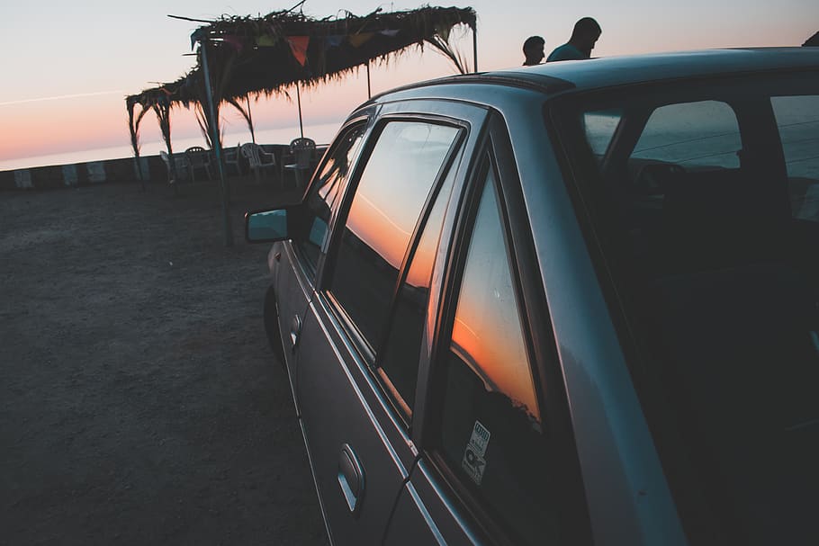 bil, afspejling, vinduer, sol, solnedgang, gradient, himmel, blå, bjerge, vej, tur, hav, ocean, Middelhavet, venner, sommer, ferie, nikon, træer, kant, transportform, transportmidler, motor køretøj, land køretøj, træ, natur, ingen mennesker, rejse, udendørs, plante, vand, Palme træ, jord, strand, tropisk klima, dag, 5K