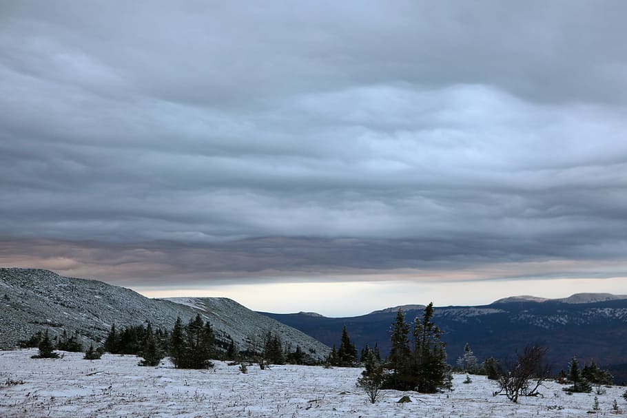 fosc, medi ambient, terres altes, turó, iremel, terra, paisatge, muntanya, naturalesa, a l'aire lliure, Rússia, serenitat, cel, turisme, tranquil, arbre, temps, ural, núvol - cel, bellesa a la natura, escenics - natura, temperatura de fred, neu, planta, hivern, escena tranquil·la, escena no urbana, tranquil·litat, Serra, cap gent, idíl·lic, núvol, muntanya nevada, arbre de coníferes, 2K