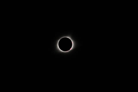 Eclipse solar, eclipse, totalidad, astronomía, espacio, cielo, fenomeno natural, Luna, noche, nadie, oscuro, circulo, naturaleza, forma geometrica, fondo negro, belleza en la naturaleza, copia espacio, silueta, al aire libre, forma, ciencia, 5K, CC0, dominio público, libre de derechos