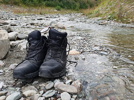 but, rzeka, góry, kamień, Austria, na wolnym powietrzu, kamienie, tryskać, skała, solidny, rock - obiekt, Natura, woda, dzień, czarny kolor, żadnych ludzi, bagażnik, wysoki kąt widzenia, na dworze, para, drzewo, spokój, wylądować, Brzeg rzeki, roślina, zgodność, Skórzany, 4K, CC0, domena publiczna, darmowe zdjęcia