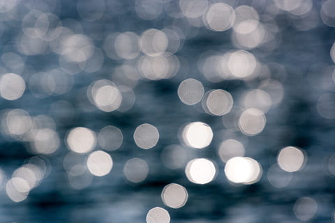 côté, bokeh, flou, lumière, Contexte, du froid, Couleur, la nature, bleu, de plein air, Lac, eau, rivière, défocalisé, arrière-plans, cercle, personne, forme, modèle, Forme géométrique, abstrait, vacances, illuminé, reflet, lumière - phénomène naturel, décoration, brillant, à pois, fermer, nuit, Noël, effet texturé, milieux abstraits, 2K, CC0, domaine public, libre de droits