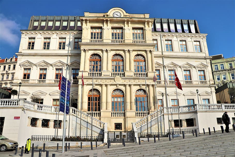 data, edifici, estructura, treballar, municipal, beyoğlu, Istanbul, gall dindi, viatjar, lletres msn, turisme, europa, urbà, primera línia, edificis, interior, saló, arquitectura, exterior de l'edifici, estructura construïda, ciutat, cel, finestra, façana, història, persones incidentals, naturalesa, el passat, dia, arc, barri residencial, llum solar, destinacions de viatge, barana, carrer, a l'aire lliure, govern, 5K