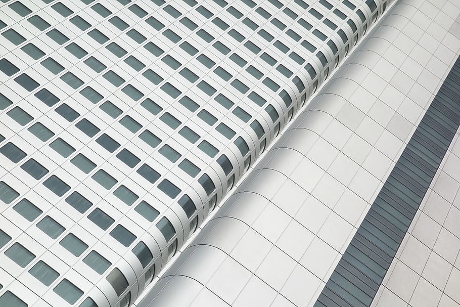 arquitectura, edifici, infraestructura, estructura, establiment, apartament, finestres, condomini, hotel, patró, estructura construïda, exterior de l'edifici, modern, cap gent, corba, característica arquitectònica, vista d’angle baix, ciutat, fons, marc complet, dia, oficina, disseny, futurista, sostre, a l'aire lliure, exterior d’edifici d’oficines, resum, 5K