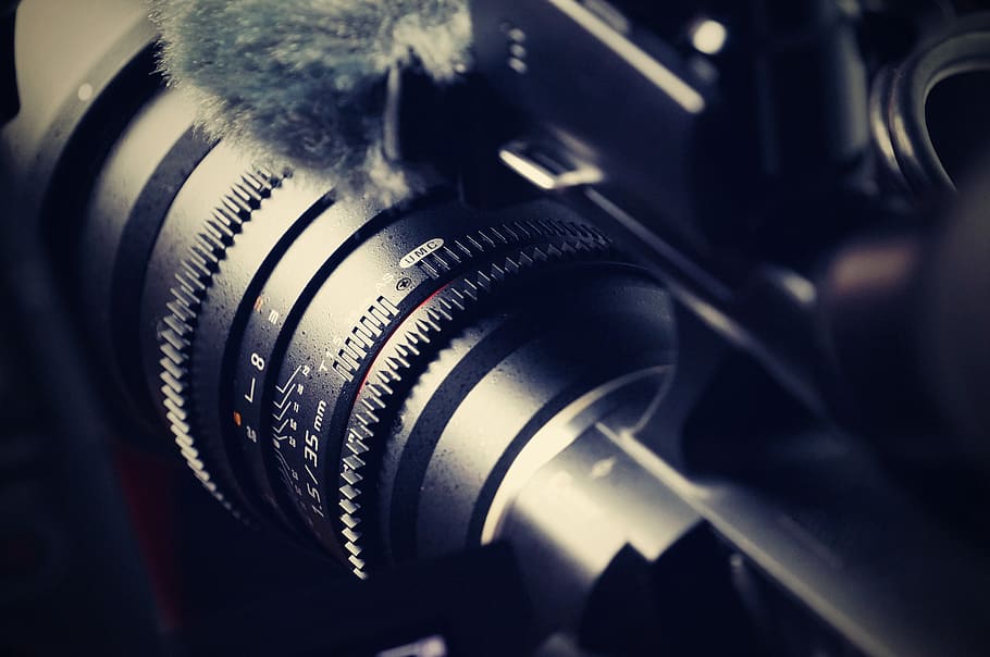 càmera negra, càmera, lent de la càmera, primer pla, electrònica, equipament, lent, tecnologia, lent - instrument òptic, càmera - equip fotogràfic, temes de fotografia, a l'interior, lent - ull, estil retro, cap gent, activitat, enfocament selectiu, sol objecte, equip fotogràfic, natura morta, primer pla extrem, cultura i entreteniment artístic, fotografiar, industria del cinema, 2K