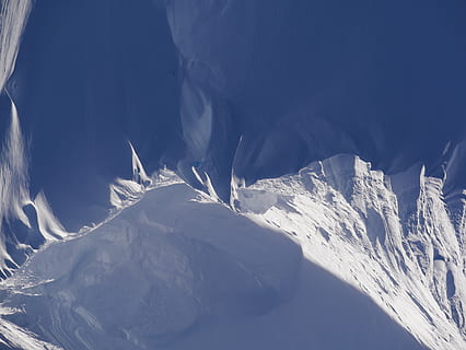 snedækkede bjerg, natur, udendørs, bjerg, is, sne, gletscher, bjergkæde, Le grand-bornand, Frankrig, spids, bjerge, Alperne, isbjerg, fritids aktiviteter, eventyr, landskab, lavine, frost, sport, kold temperatur, vinter, skønhed i naturen, scenics - natur, ro, hvid farve, snedækket bjerg, rolig scene, miljø, ikke-urbane scene, dag, sollys, himmel, ingen mennesker, bjergtop, 4K, CC0, offentligt domæne, royaltyfrie