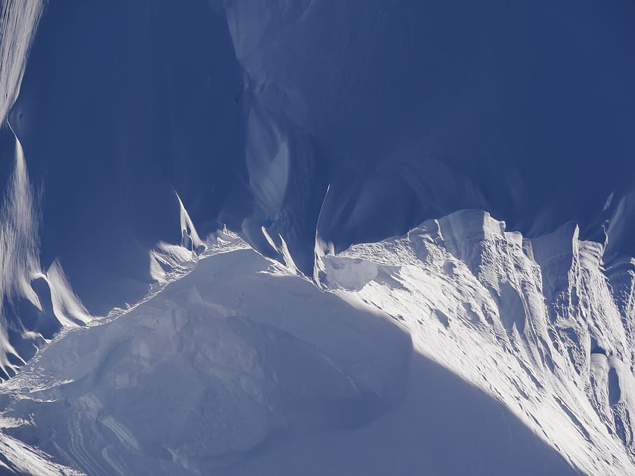snedækkede bjerg, natur, udendørs, bjerg, is, sne, gletscher, bjergkæde, Le grand-bornand, Frankrig, spids, bjerge, Alperne, isbjerg, fritids aktiviteter, eventyr, landskab, lavine, frost, sport, kold temperatur, vinter, skønhed i naturen, scenics - natur, ro, hvid farve, snedækket bjerg, rolig scene, miljø, ikke-urbane scene, dag, sollys, himmel, ingen mennesker, bjergtop, 4K