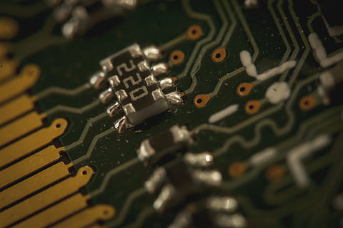 rammer, elektronik, modstand, makro, layoutet af, chip, informatik, kort, processor, det, udstyr, digital, selektiv fokusering, tæt på, indendørs, ingen mennesker, stilleben, forbindelse, kredsløbsplade, høj vinkel visning, kompleksitet, metal, teknologi, fuld ramme, mønster, tekst, meddelelse, industri, elektronikindustrien, computerudstyr, baggrunde, hjul, 5K, CC0, offentligt domæne, royaltyfrie