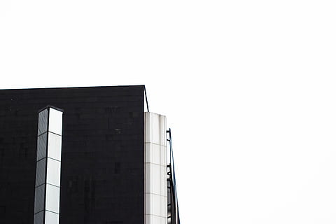 edificio, arquitectura, estructura construida, exterior del edificio, vista de ángulo bajo, copia espacio, cielo limpio, cielo, nadie, naturaleza, día, al aire libre, torre, pared - característica de la construcción, altura maxima, Distrito residencial, ciudad, industria, fábrica, 5K, CC0, dominio público, libre de derechos