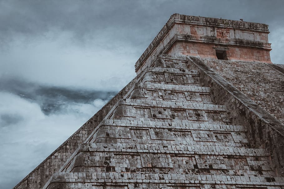 mexico chi chen itza, arquitectura, estructura construïda, cel, núvol - cel, exterior de l'edifici, vista d’angle baix, història, el passat, destinacions de viatge, turisme, naturalesa, cap gent, dia, viatjar, a l'aire lliure, antic, vell, civilització antiga, edifici, arruïnat, 5K