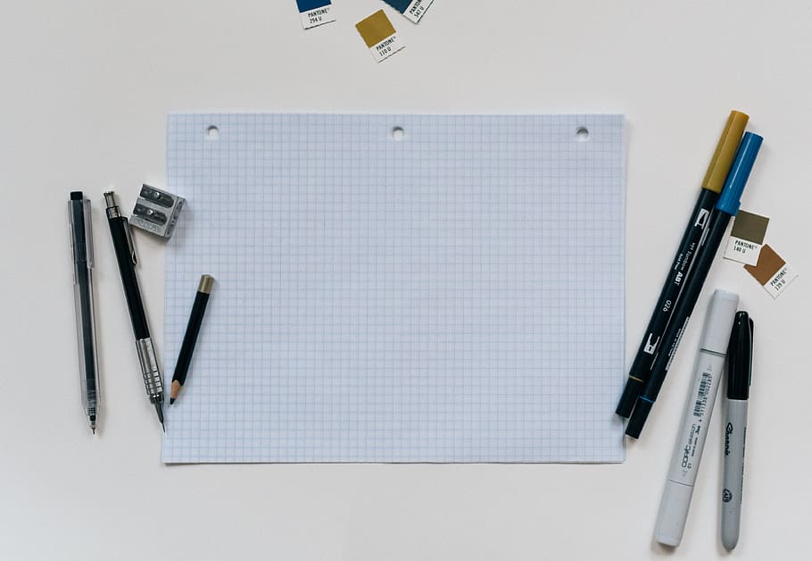 consumabile școlare asortate, stilou, hârtie, în interior, instrument de scris, natură moartă, pix, nici o persoana, masa, direct deasupra, studio shot, vedere în unghi mare, cartelă de note, carte, publicare, furnizarea de birou, educaţie, comunicare, birou, spațiu copie, gol, mesaj, 4K