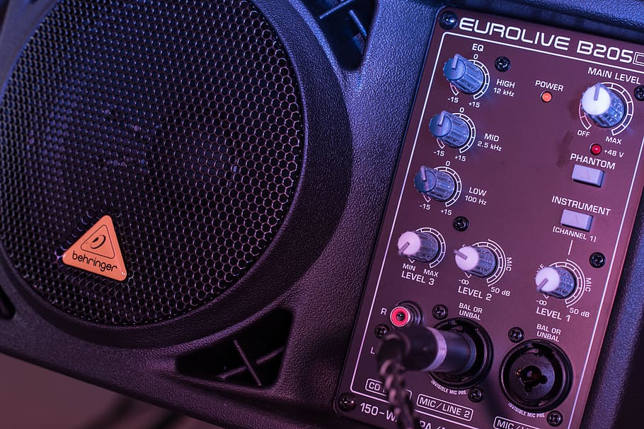 eurolive b205d, amplificador, primer pla, control, electrònica, equipament, intensitat, perilla, modern, música, equipament musical, so, etapa, estèreo, tecnologia, sense fils, panell de control, interior del vehicle, transport, comunicació, manera de transport, cotxe, panell, automòbil, a l'interior, cap gent, interior del cotxe, avió, equip d’àudio, vehicle aeri, ràdio, luxe, 5K