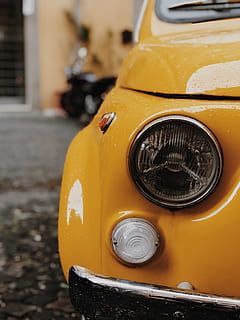 gelbes Auto, Automobil, Auto, klassisch, fiat, Fiat 500, Scheinwerfer, retro, Fahrzeug, nass, Gelb, Transportmittel, Landfahrzeug, Transport, Fokus auf den Vordergrund, Tag, Retro-Stil, Kraftfahrzeug, keine Leute, Nahansicht, Taxi, Stadt, Metall, draußen, stationär, Straße, Oldtimer, 4K, CC0, gemeinfrei, lizenzfrei