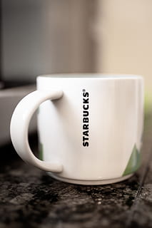 kop, kaffekop, elektronik, mus, computer, hardware, mælk, drikke, drik, toilet, værelse, badeværelse, indendørs, keramik, espresso, struktur, latte, natur, underkop, plantning, krus, meddelelse, tæt på, ingen mennesker, tekst, bord, stilleben, selektiv fokusering, vestlige script, hvid farve, mad og drikke, enkelhed, forbindelse, varm drikke, enkelt objekt, kaffe, porcelæn, te kop, 4K, CC0, offentligt domæne, royaltyfrie
