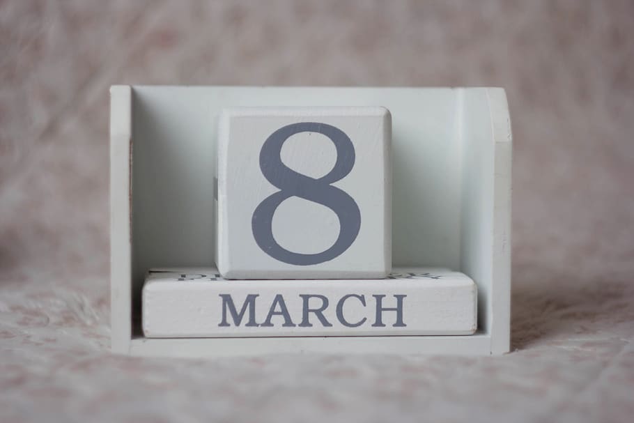 cubo di legno bianco, calendario, concettuale, dati, Data, design, attrezzatura, Immagine, in casa, informazione, giornata internazionale della donna, 8 marzo, promemoria, comunicazione, testo, numero, sceneggiatura occidentale, cartello, nessuno, avvicinamento, singolo oggetto, Colore bianco, concentrarsi sulle conoscenze acquisite, girato in studio, giorno, caratteristica della parete, natura morta, governo, messa a fuoco selettiva, 5K