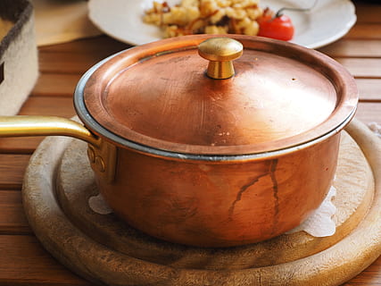 coklat, panci masak bertelur, Abu-abu, bulat, kayu, coaster, peralatan dapur, pot, pedesaan, makanan dan minuman, peralatan Rumah tangga, makanan, bahan kayu, dalam ruangan, tidak ada orang, merapatkan, makan sehat, masih hidup, kesegaran, fokus pada latar depan, meja, panci masak, tampilan sudut tinggi, kesejahteraan, sendok, Sup, balapecah, 4K, CC0, domain publik, bebas royalti