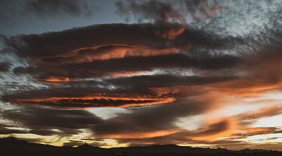 Himmel, Wolke, rot, Sonnenuntergang, Landschaft, Natur, Sonne, wolke - himmel, Dramatischer Himmel, Schönheit in der Natur, Szenen - Natur, Sturm, Wolkengebilde, keine Leute, Sturmwolke, orange Farbe, Ruhe, bedeckt, idyllisch, Umgebung, ruhige Szene, Flachwinkelansicht, Scheu, draußen, dunkel, bedrohlich, Meteorologie, abstrakte Hintergründe, Klima, Kraft in der Natur, 4K, CC0, gemeinfrei, lizenzfrei