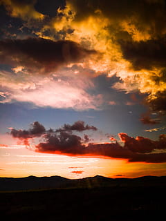 overskyet, himmel, solnedgang, Sky, cloudscape, solopgang, natur, udendørs, kigger op, farve, hav, tur, usplash book, unsplash, dom, tapet, baggrund, sky - himmel, scenics, landskab, skumring, skønhed i naturen, bjerg, sol, sollys, orange farve, solopgang - daggry, gul, sommer, dramatisk himmel, daggry, ingen mennesker, blå, rolig scene, guldfarvet, lys - naturligt fænomen, majestætisk, bakke, morgen, solstråle, silhuet, bjergkæde, farvebillede, ikke-urbane scene, levende farve, humørlig himmel, rød, sandia bjerge, horisont over land, tusmørke, multi farvet, horisont, vejr, bjergtop, baggrunde, idyllisk, 4K, CC0, offentligt domæne, royaltyfrie