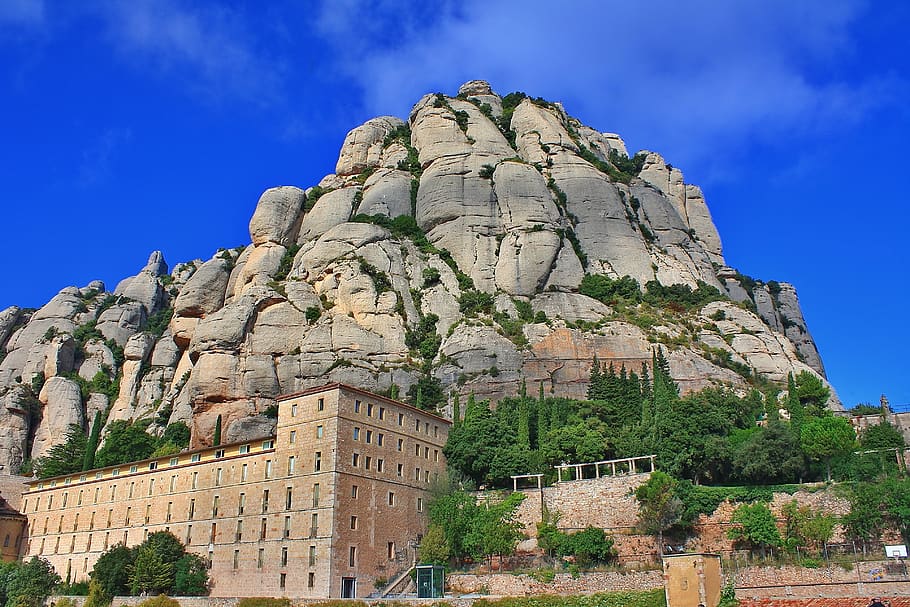 edifici, monestir, arquitectura, rock, espanya, arbre, planta, història, destinacions de viatge, el passat, muntanya, naturalesa, sòlid, estructura construïda, cel, viatjar, exterior de l'edifici, antic, rock - object, cap gent, terra, dia, turisme, a l'aire lliure, civilització antiga, arqueologia, 4K