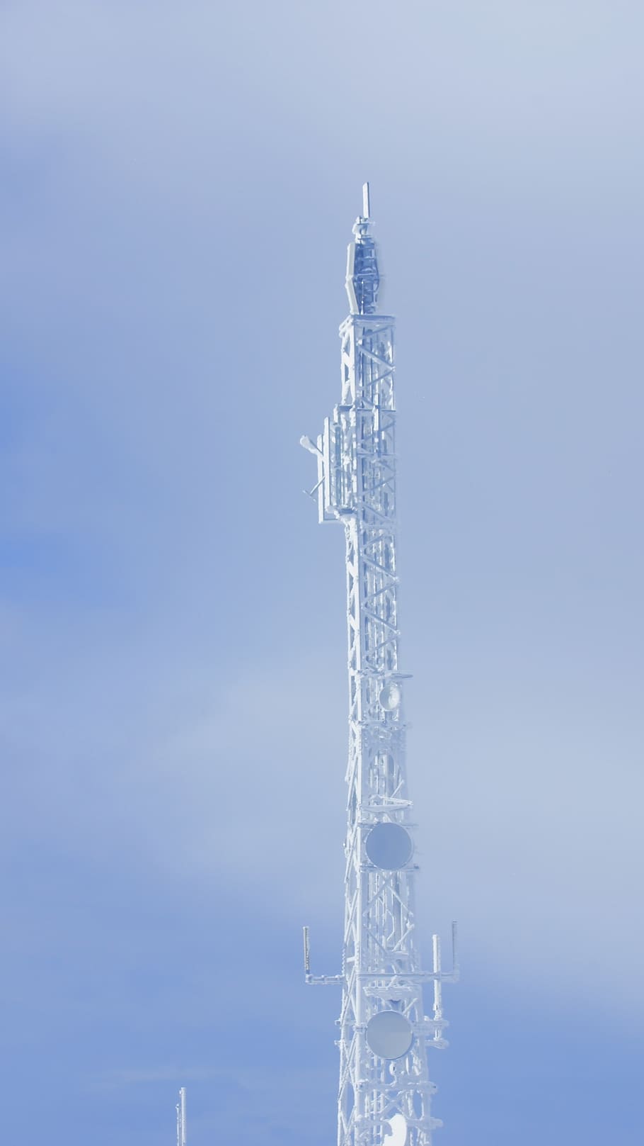 zugspitze, torre, cel, estructura construïda, arquitectura, alta - alta, vista d’angle baix, cap gent, comunicació, cel clar, dia, naturalesa, tecnologia, difusió, satèl·lit, exterior de l'edifici, blau, connexió, còpia espai, a l'aire lliure, comunicacions globals, gratacels, fletxa, 5K