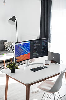 transformat-on, apartament, ecran TV, masa, calculator, tehnologie, în interior, birou, laptop, Afaceri, mobila, comunicare, conexiune, tehnologia fără fir, nici o persoana, Monitorul computerului, echipamente de calcul, scaun, zi, lumina soarelui, loc de munca, 5K, CC0, domeniu public, fără drepturi de autor