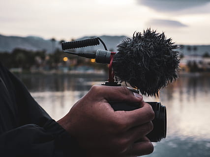 persoon, nemen, foto, lichaam, water, onscherpe achtergrond, camera, detailopname, hand-, landschap, lichten, man, microfoon, bergen, toneel-, bomen, echte mensen, een persoon, bezit, focus op de voorgrond, mannen, technologie, menselijke hand, levensstijlen, hoofdschot, vrijetijdsbesteding, bezetting, menselijk lichaamsdeel, natuur, zijaanzicht, portret, hemel, profielweergave, drinken, menselijk haar, 4K, CC0, publiek domein, royaltyvrij