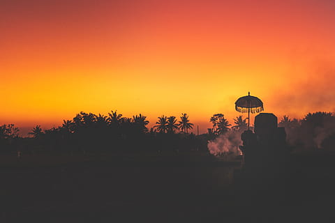 silhouette, palme, tramonto, sfondo, retroilluminato, bellissimo, sera, esotico, idilliaco, paesaggio, luce, naturale, natura, nessuno, arancia, Paradiso, parasole, ricorrere, romantico, panoramico, cielo, estate, turismo, tranquillo, alberi, tropicale, vacanza, colore arancione, pianta, albero, religione, bellezza nella natura, credenza, spiritualità, luogo di culto, copia spazio, architettura, scenics - natura, struttura costruita, all'aperto, la tranquillità, 5K, CC0, dominio pubblico, privo di copyright