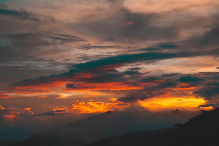bianca, nuvole, d'oro, ora, bellissimo, luminosa, alba, orizzonte dorato, lunga esposizione, panoramico, tramonto, nuvola - cielo, bellezza nella natura, cielo, scenics - natura, scena tranquilla, la tranquillità, colore arancione, idilliaco, nessuno, natura, scena non urbana, cielo drammatico, silhouette, Inquadratura dal basso, ambiente, montagna, all'aperto, maestoso, 4K