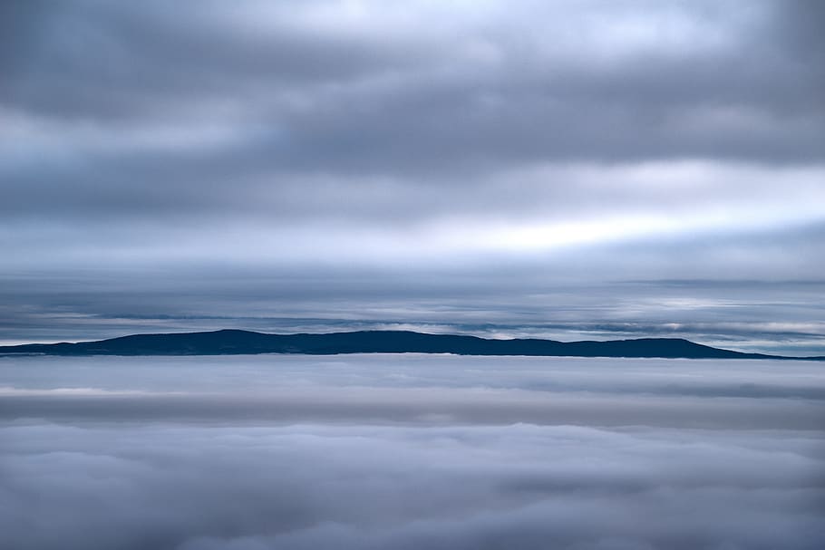 paisatge, hivern, muntanya, núvol, ennuvolat, boira, cel, tarda, clermont ferrand, França, europa, núvol - cel, bellesa a la natura, escenics - natura, cloudscape, cap gent, naturalesa, tranquil·litat, tempesta, cel dramàtic, medi ambient, núvol de tempesta, escena tranquil·la, a dalt, a l'aire lliure, cel malhumorat, còpia espai, suavitat, meteorologia, 5K