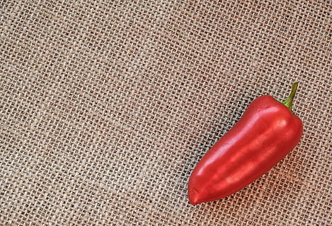 pimienta, vegetal, yute, fondo, comida, sano, Fresco, dieta, nutrición, ingrediente, natural, rojo, orgánico, vegetariano, crudo, comiendo, color, vegano, frescura, rústico, naturaleza, vista de alto ángulo, naturaleza muerta, adentro, nadie, modelo, comida y bebida, Ají picante, solo objeto, de cerca, ají rojo, texturizado, mesa, especia, piso, directamente arriba, 2K, CC0, dominio público, libre de derechos