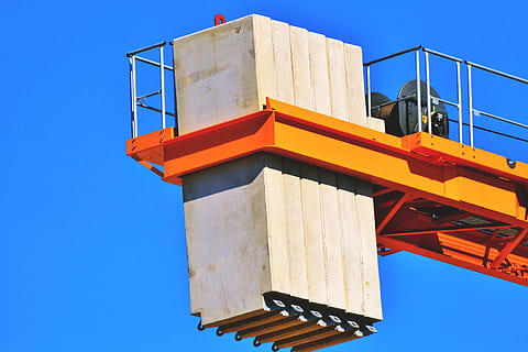 gru di costruzione, vario, costruzione, architettura, struttura costruita, blu, cielo, Inquadratura dal basso, cielo sereno, natura, nessuno, esterno dell'edificio, industria, mezzi di trasporto, all'aperto, giorno, attività commerciale, macchinario, industria di costruzioni, destinazioni di viaggio, soleggiato, giallo, contenitore, 4K, CC0, dominio pubblico, privo di copyright