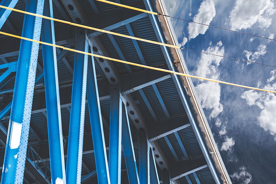 architettura, costruzione, struttura, blu, cielo, nube, acciaio, tetto, filo, struttura costruita, Inquadratura dal basso, esterno dell'edificio, nuvola - cielo, giorno, nessuno, moderno, natura, all'aperto, edificio per uffici esterno, modello, città, ufficio, luce del sole, riflessione, vetro - materiale, grattacielo, bicchiere, direttamente sotto, 5K