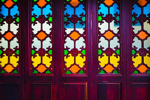 bunt, Mehrfarben, Chinesisch, orientalisch, Tür, Jahrgang, Guangzhou, China, keine Leute, Muster, die Architektur, mehrfarbig, Vollbild, Design, gebaute Struktur, Dekoration, Gelb, drinnen, Hintergründe, Nahansicht, Tag, Glas - Material, hängend, Seite an Seite, rot, Kunst und Handwerk, Blumenmuster, 4K, CC0, gemeinfrei, lizenzfrei