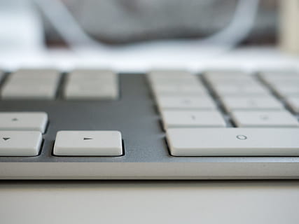 toetsenbord, wit, bureau, bedrijf, macro, voorwerpen, kantoor, technologie, werkruimte, appel, Mac, computer, computerapparatuur, communicatie, computer deel, computer sleutel, verbinding, Draadloze technologie, detailopname, internet, laptop, computer netwerk, druk op de knop, zakelijke activiteiten, tekst, gegevens, geen mensen, keypad, Computer misdaad, elektrische apparatuur, 4K, CC0, publiek domein, royaltyvrij