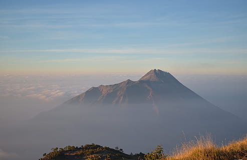 βουνό, merapi, ινδονησία, Ιάβα, ηφαίστειο, ΕΞΩΤΕΡΙΚΟΥ ΧΩΡΟΥ, τοπίο, ταξίδι, σκηνικά - φύση, ουρανός, ομορφιά στη φύση, γαλήνια σκηνή, ηρεμία, μη αστική σκηνή, ειδυλλιακός, περιβάλλον, σύννεφο - ουρανό, χωρίς κόσμο, φύση, η δυση του ηλιου, μακρινός, ταξιδιωτικούς προορισμούς, κορυφή βουνού, γη, σε εξωτερικό χώρο, τον ηφαιστειακό κρατήρα, 4K, CC0, δημόσιος τομέαςα, χωρίς δικαιώματαe