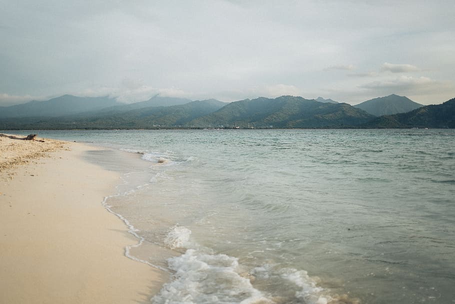 escènic, vista, oceà, durant el dia, 4K fons de pantalla, platja, núvols, medi ambient, fons de pantalla hd, idíl·lic, Serra, muntanyes, naturalesa, costa d’oceà, pacífica, ondulacions, sorra, paisatge, mar, paisatge marí, vora del mar, Riba, cel, tranquil, aigua, onades, muntanya, terra, escenics - natura, bellesa a la natura, núvol - cel, tranquil·litat, escena tranquil·la, esport, cap gent, esport aquàtic, moviment, dia, a l'aire lliure, badia, 5K