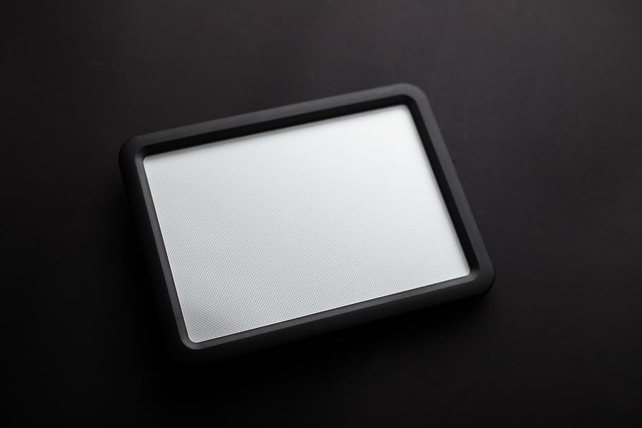 caixa negra, fons negre, en blanc, primer pla, colors, disseny, pantalla, focus, a l'interior, mòbil, modern, portàtil, sense fils, tecnologia, còpia espai, tecnologia sense fils, tir de l'estudi, comunicació, tauleta digital, connexió, ordinador, sol objecte, pantalla del dispositiu, cap gent, Color blanc, color negre, portabilitat, pantalla tàctil, fosc, comunicacions globals, missatge, 5K